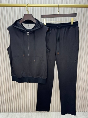 Костюм спортивный