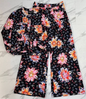 Костюм женский