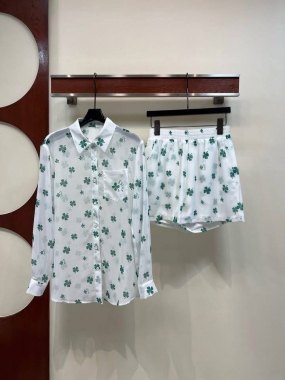 Костюм женский