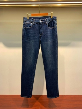 Джинсы 