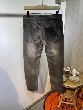 Джинсы