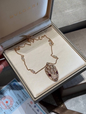 Колье Serpenti