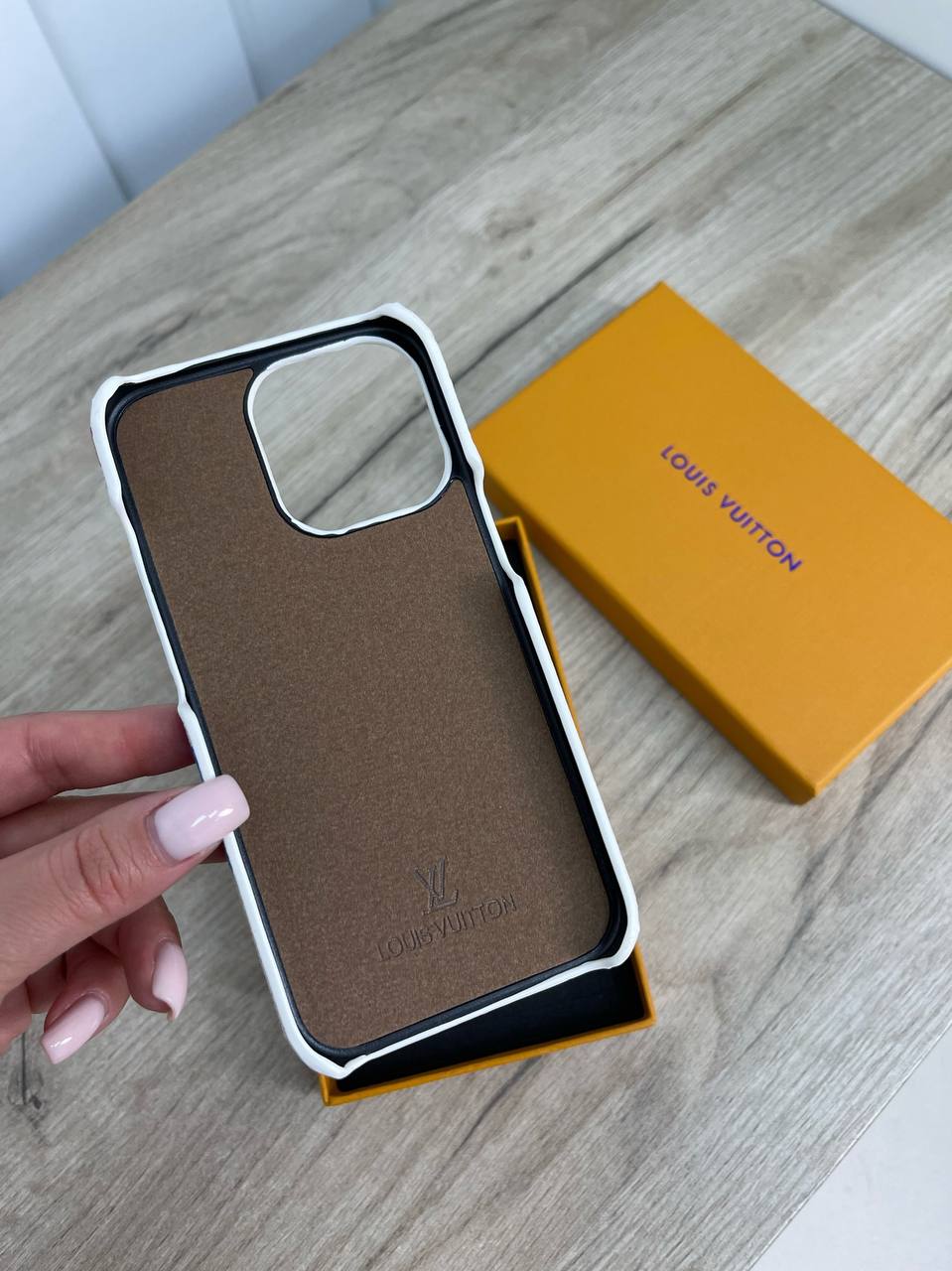 Чехол на iPhone 13 pro Louis Vuitton PL-11583 купить в интернет-магазине  брендовых вещей Lepirate