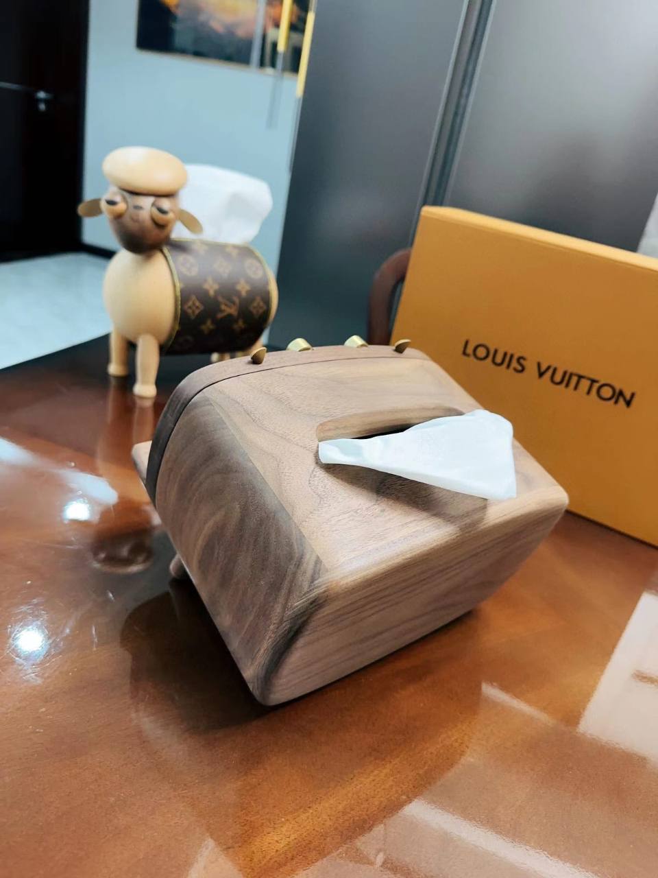 Салфетница с подставкой для телефона  Louis Vuitton Артикул PL-26092. Вид 6