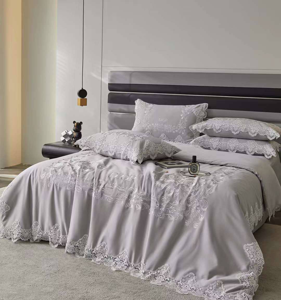 Комплект постельного белья  Christian Dior Артикул PL-41854. Вид 2