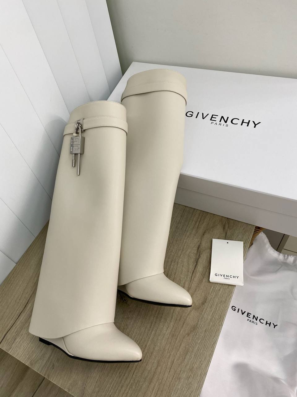 Сапоги Givenchy Артикул PL-42261. Вид 1