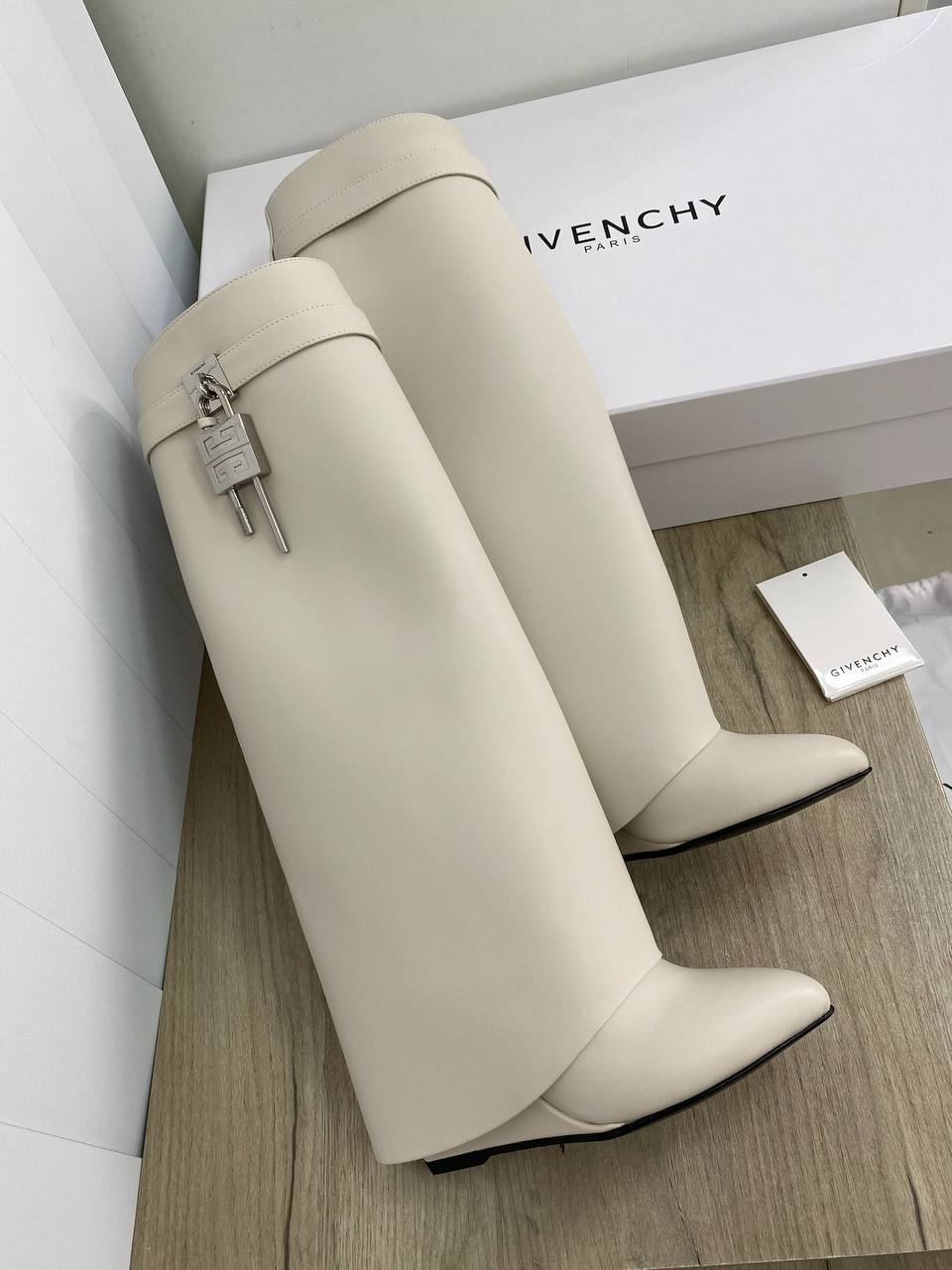 Сапоги Givenchy Артикул PL-42261. Вид 2