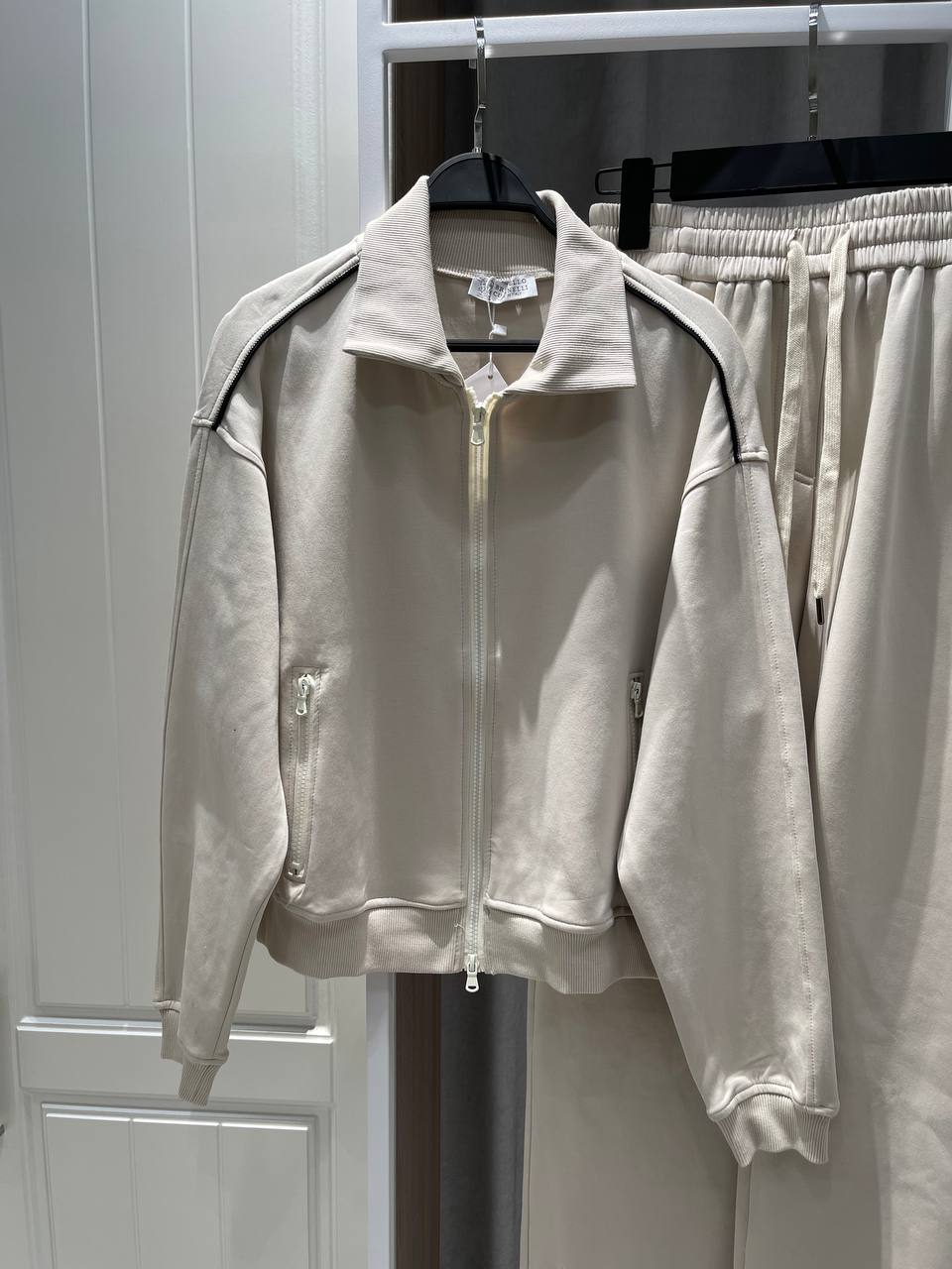 Костюм спортивный Brunello Cucinelli Артикул PL-68061. Вид 2 Костюм спортивный Brunello Cucinelli Артикул PL-68061. Вид 2