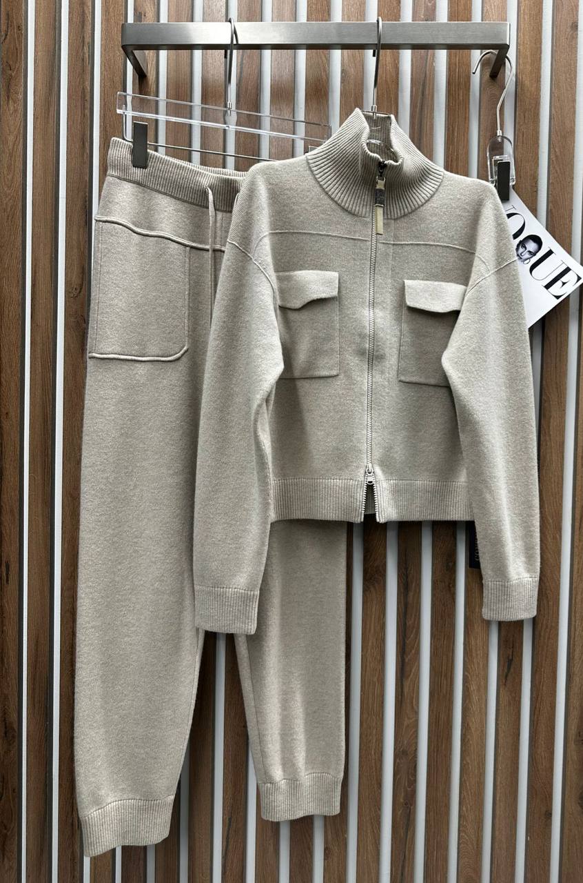 Костюм Brunello Cucinelli Артикул PL-69369. Вид 1 Костюм Brunello Cucinelli Артикул PL-69369. Вид 1