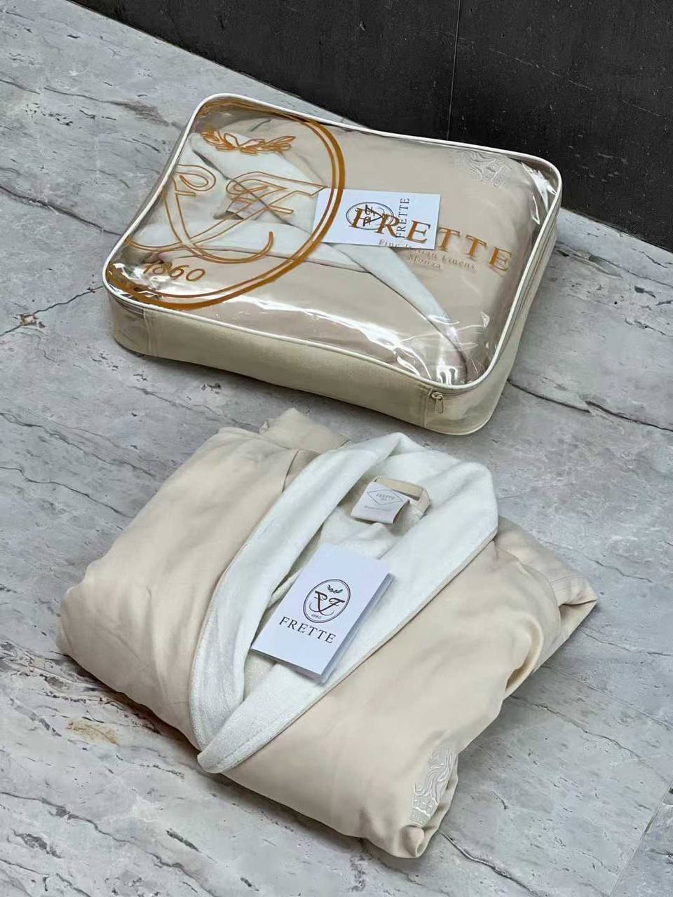 Халат Frette  Артикул PL-69371. Вид 1 Халат Frette  Артикул PL-69371. Вид 1