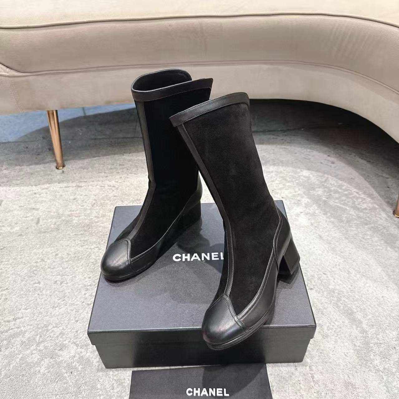 Сапоги Chanel Артикул PL-69379. Вид 1 Сапоги Chanel Артикул PL-69379. Вид 1