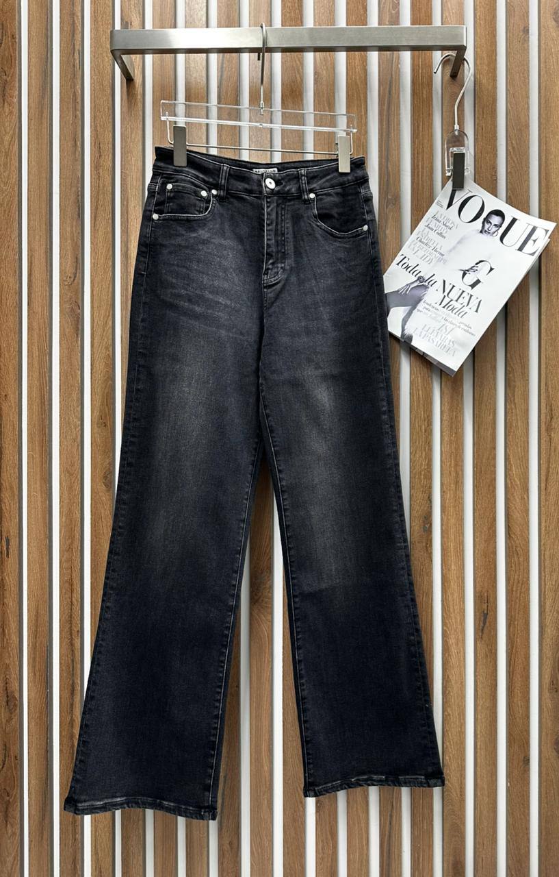 Джинсы Brunello Cucinelli Артикул PL-69421. Вид 1 Джинсы Brunello Cucinelli Артикул PL-69421. Вид 1