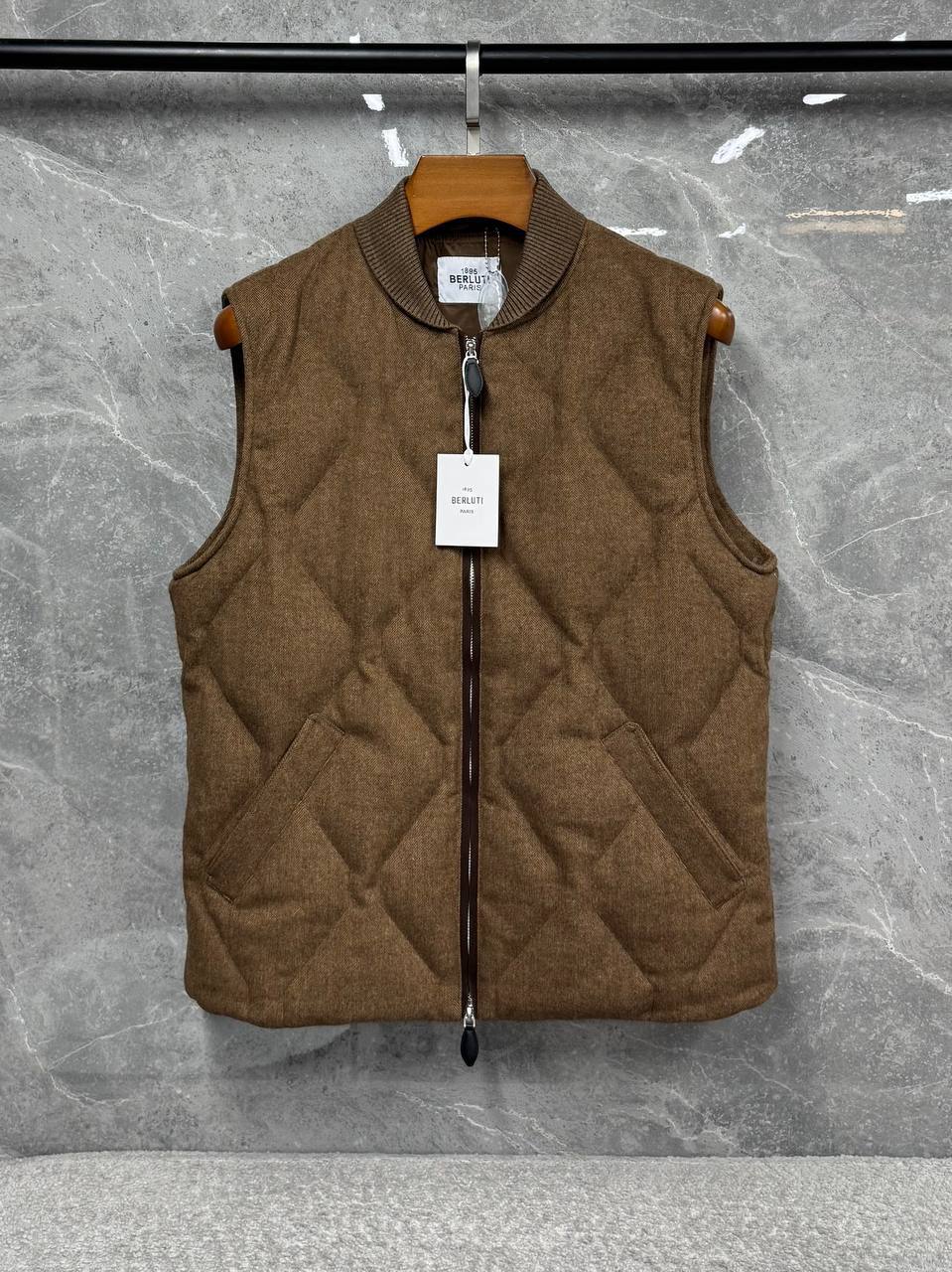 Жилет Berluti   Артикул PL-69435. Вид 1 Жилет Berluti   Артикул PL-69435. Вид 1