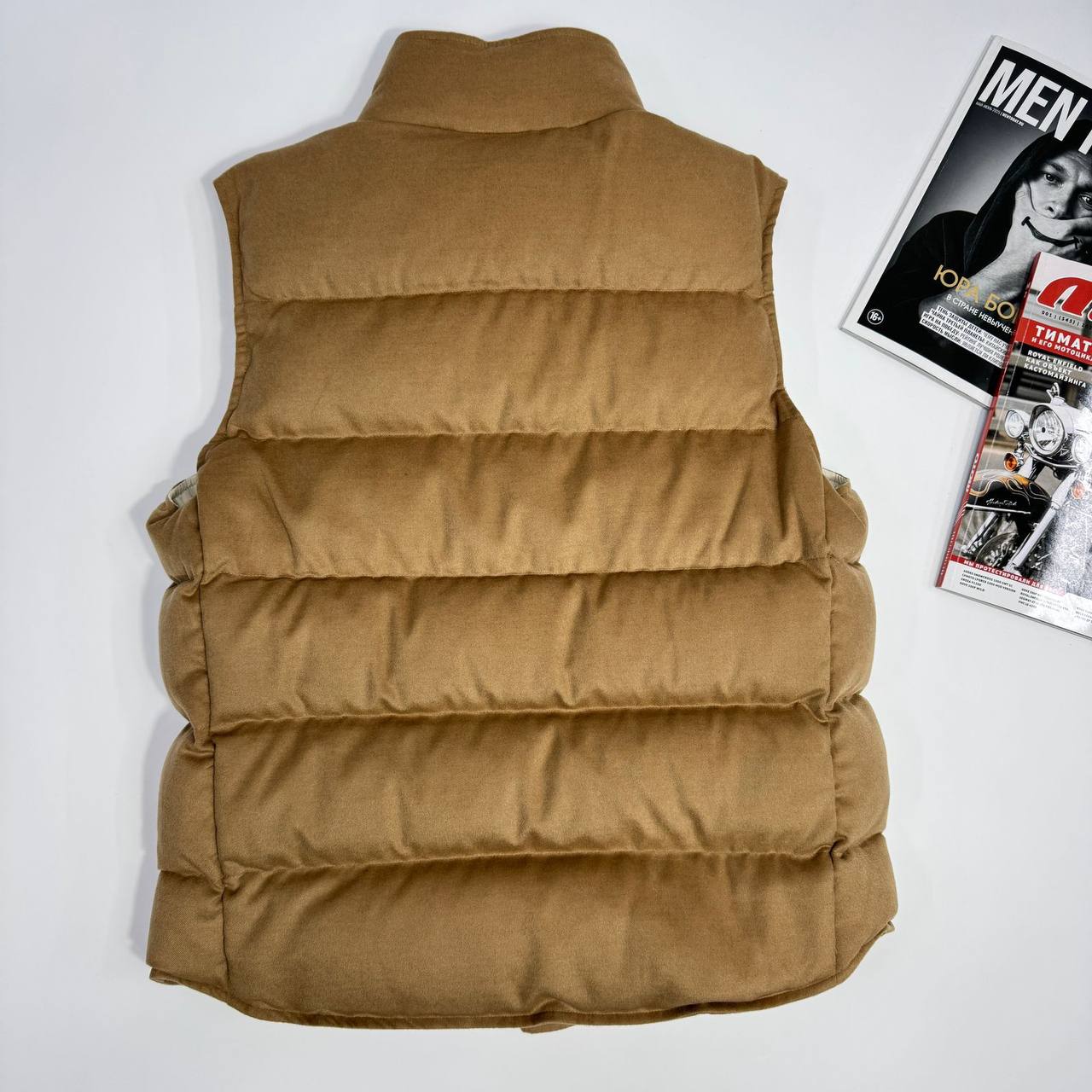 Жилет  Brunello Cucinelli Артикул PL-69440. Вид 2 Жилет  Brunello Cucinelli Артикул PL-69440. Вид 2