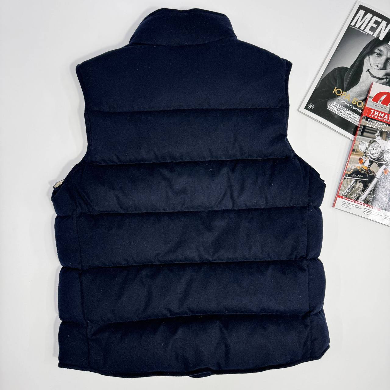 Жилет  Brunello Cucinelli Артикул PL-69439. Вид 2 Жилет  Brunello Cucinelli Артикул PL-69439. Вид 2