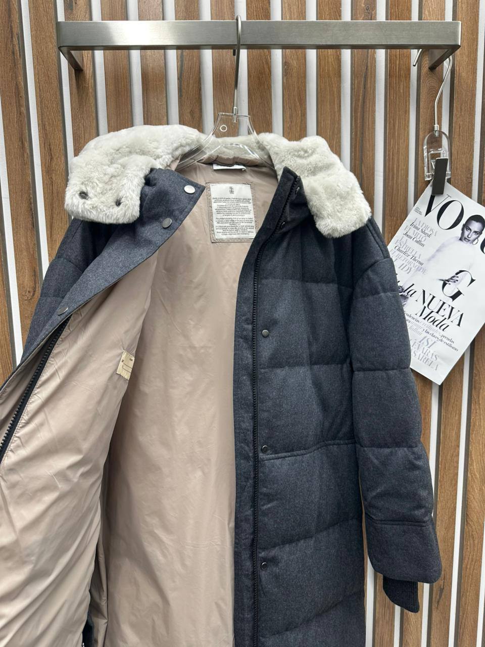 Пуховик  Brunello Cucinelli Артикул PL-69493. Вид 6 Пуховик  Brunello Cucinelli Артикул PL-69493. Вид 6