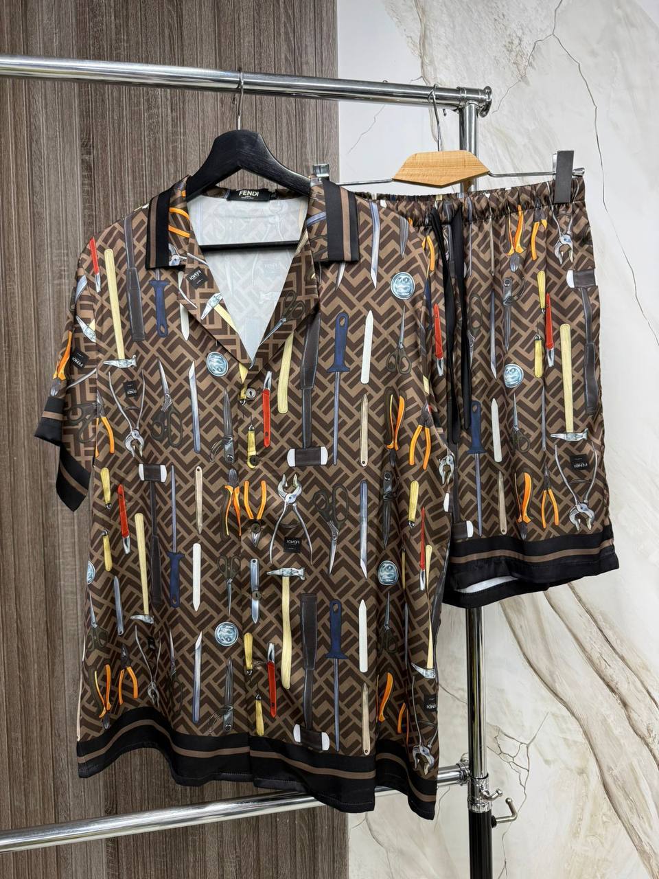 Костюм мужской Fendi Артикул PL-69450. Вид 1 Костюм мужской Fendi Артикул PL-69450. Вид 1