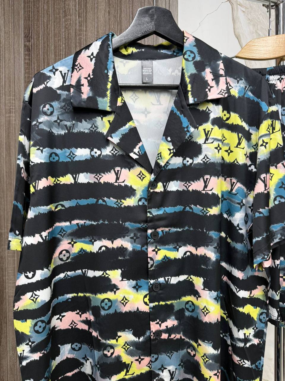 Костюм мужской Louis Vuitton Артикул PL-69451. Вид 3 Костюм мужской Louis Vuitton Артикул PL-69451. Вид 3