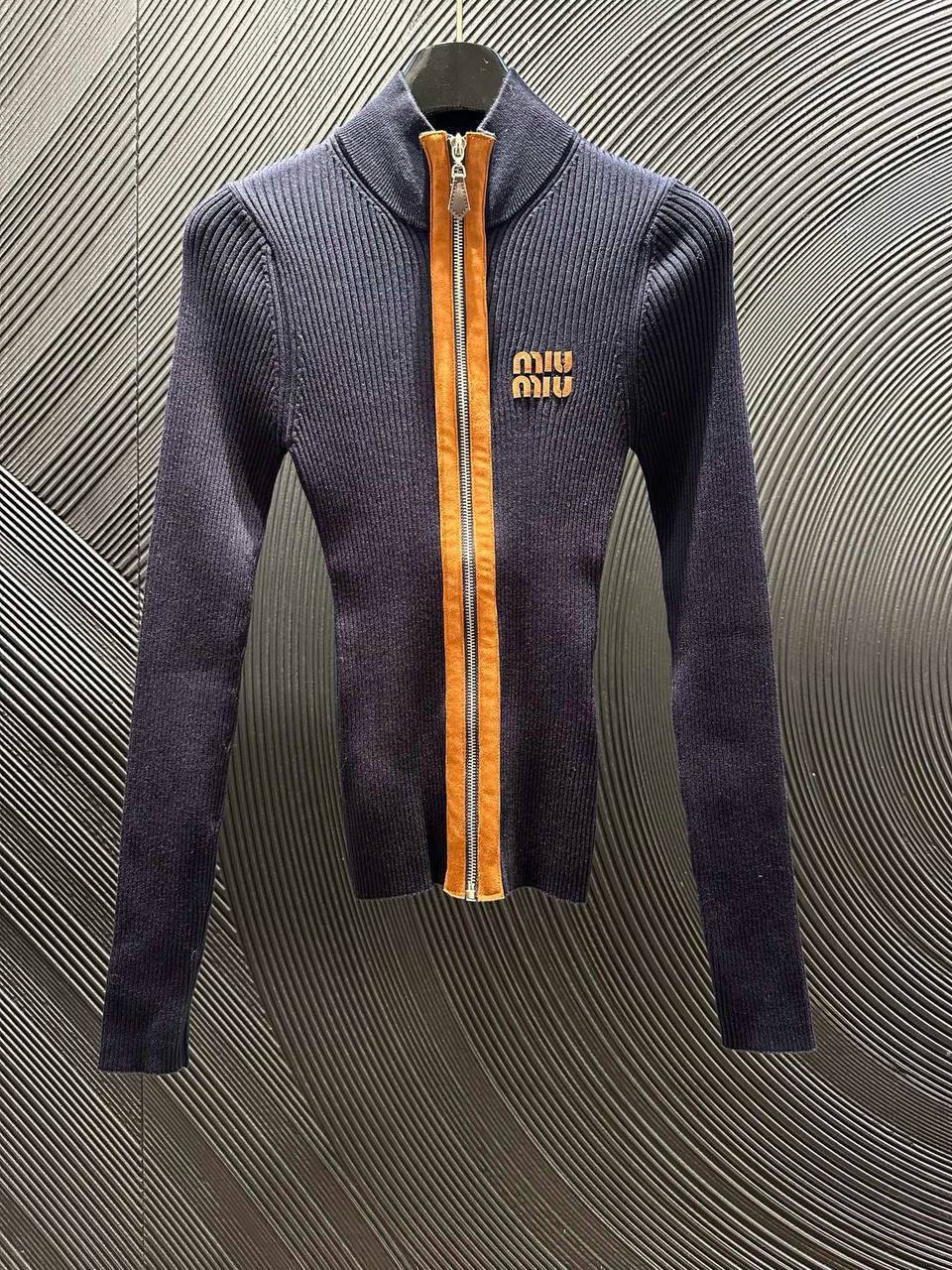 Кофта  Miu Miu Артикул PL-69556. Вид 1 Кофта  Miu Miu Артикул PL-69556. Вид 1