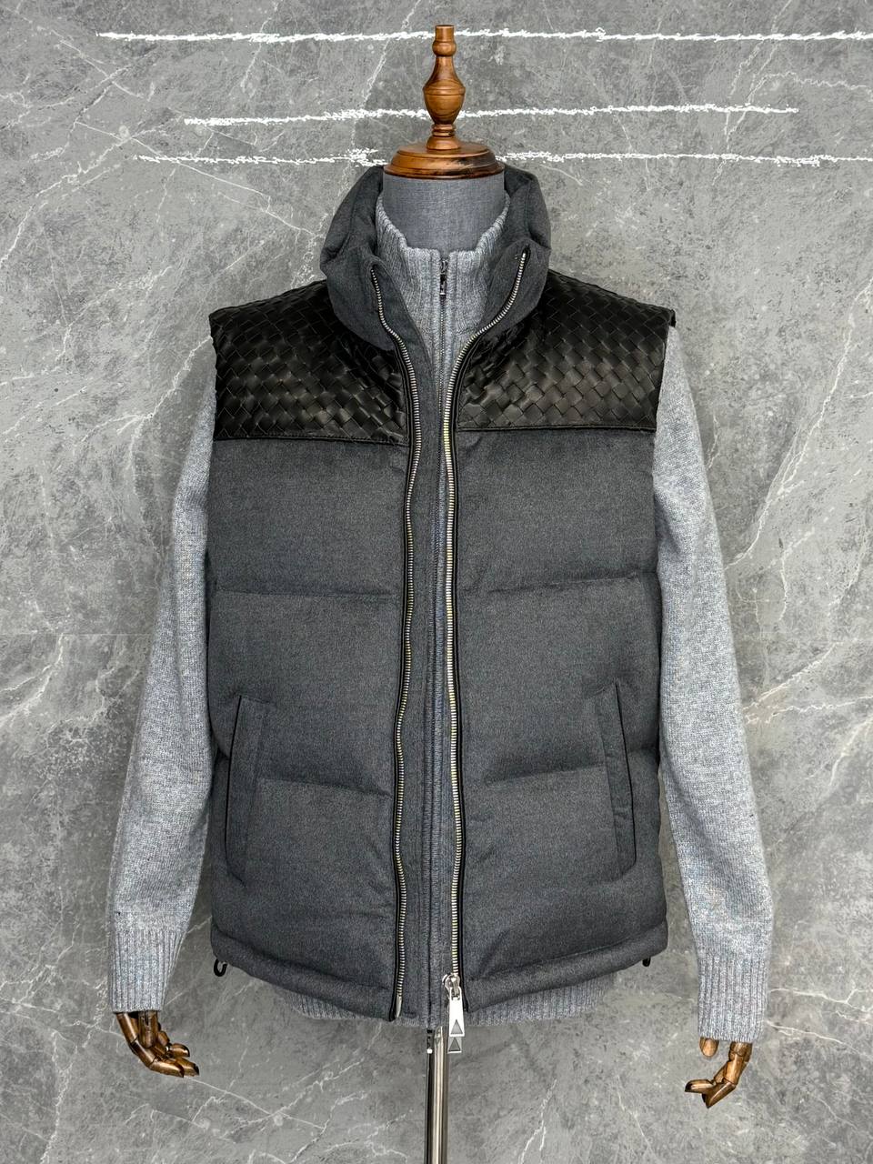 Жилет Bottega Veneta Артикул PL-69559. Вид 1 Жилет Bottega Veneta Артикул PL-69559. Вид 1