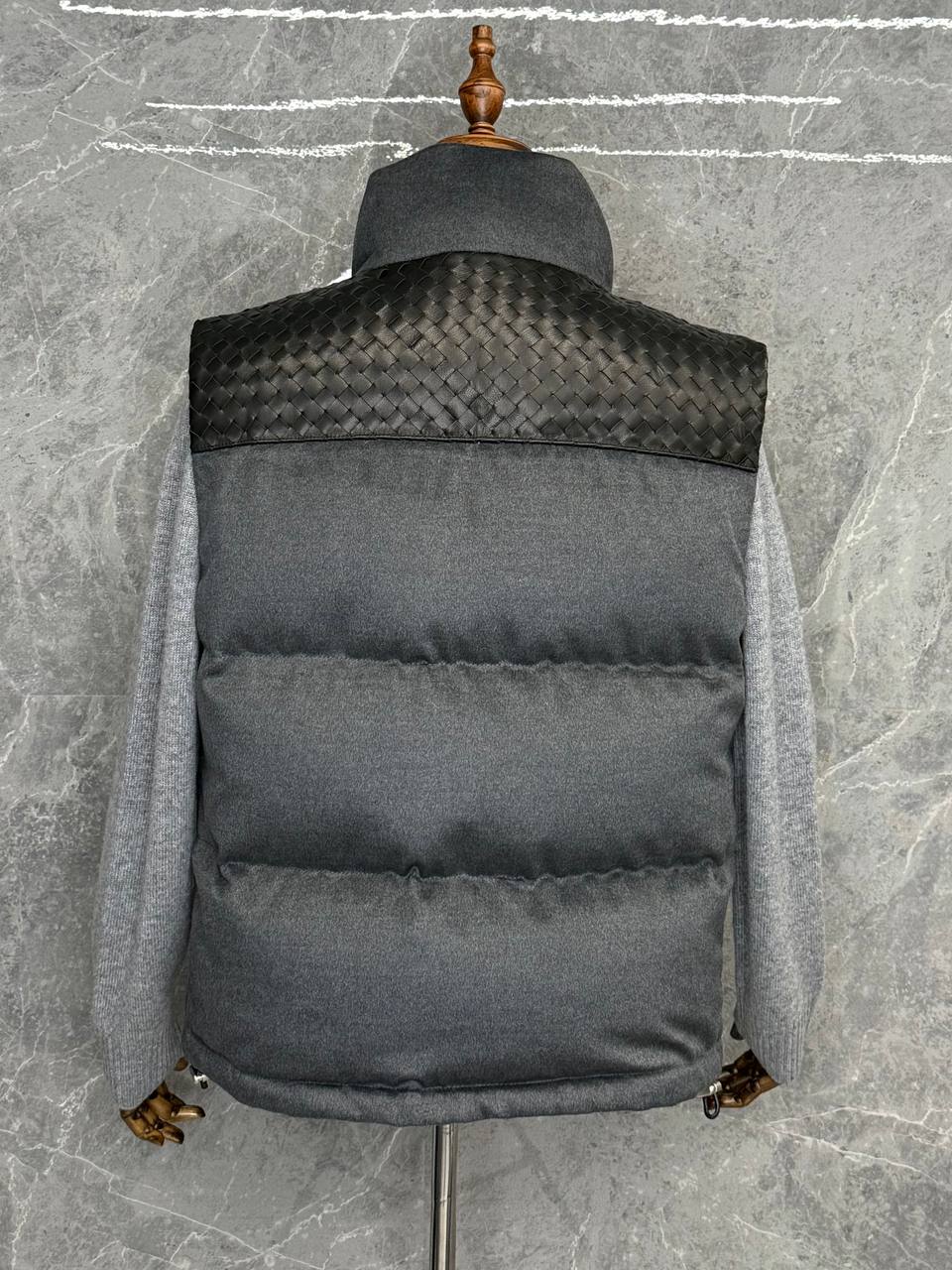 Жилет Bottega Veneta Артикул PL-69559. Вид 2 Жилет Bottega Veneta Артикул PL-69559. Вид 2