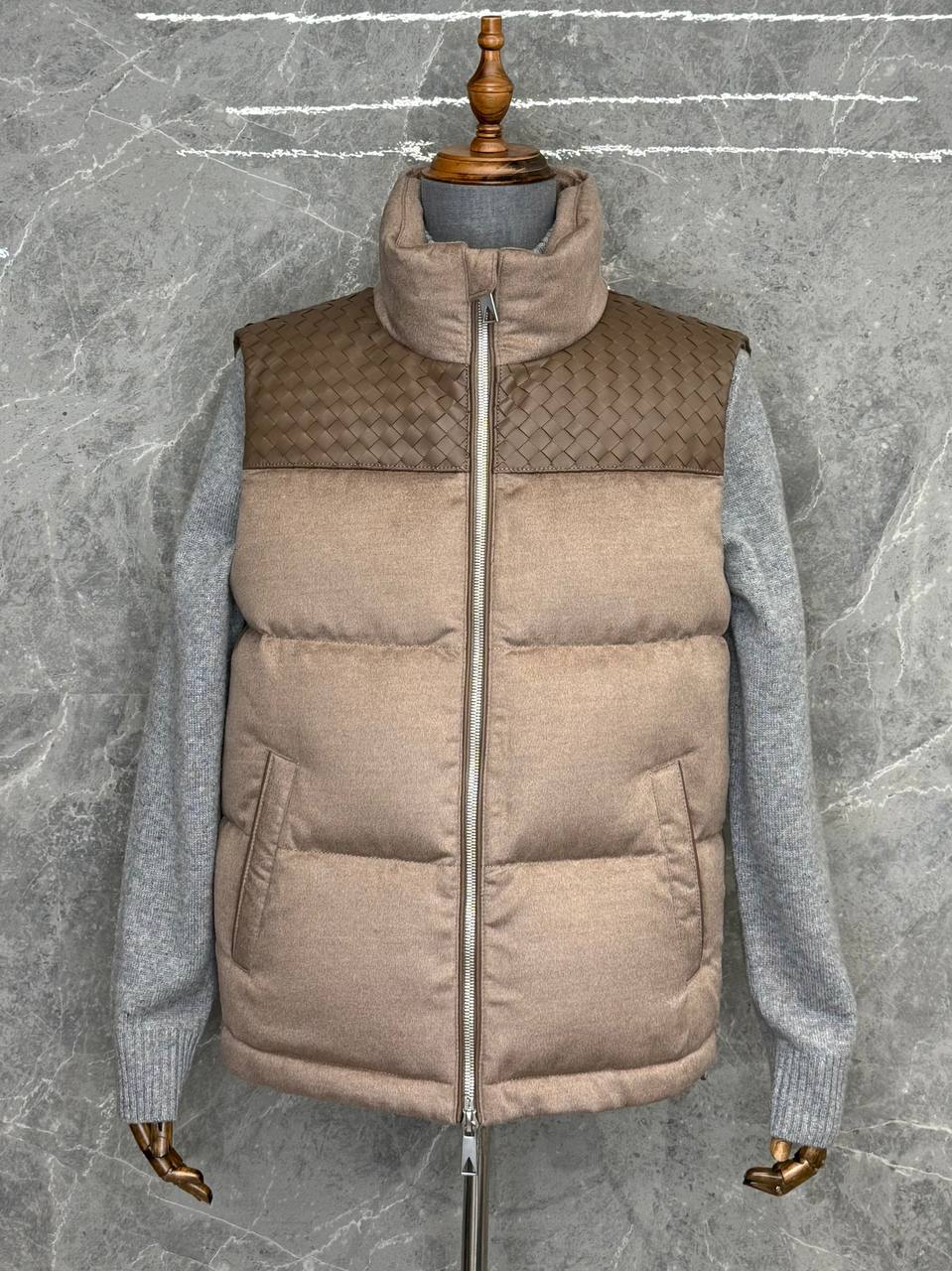 Жилет Bottega Veneta Артикул PL-69560. Вид 2 Жилет Bottega Veneta Артикул PL-69560. Вид 2