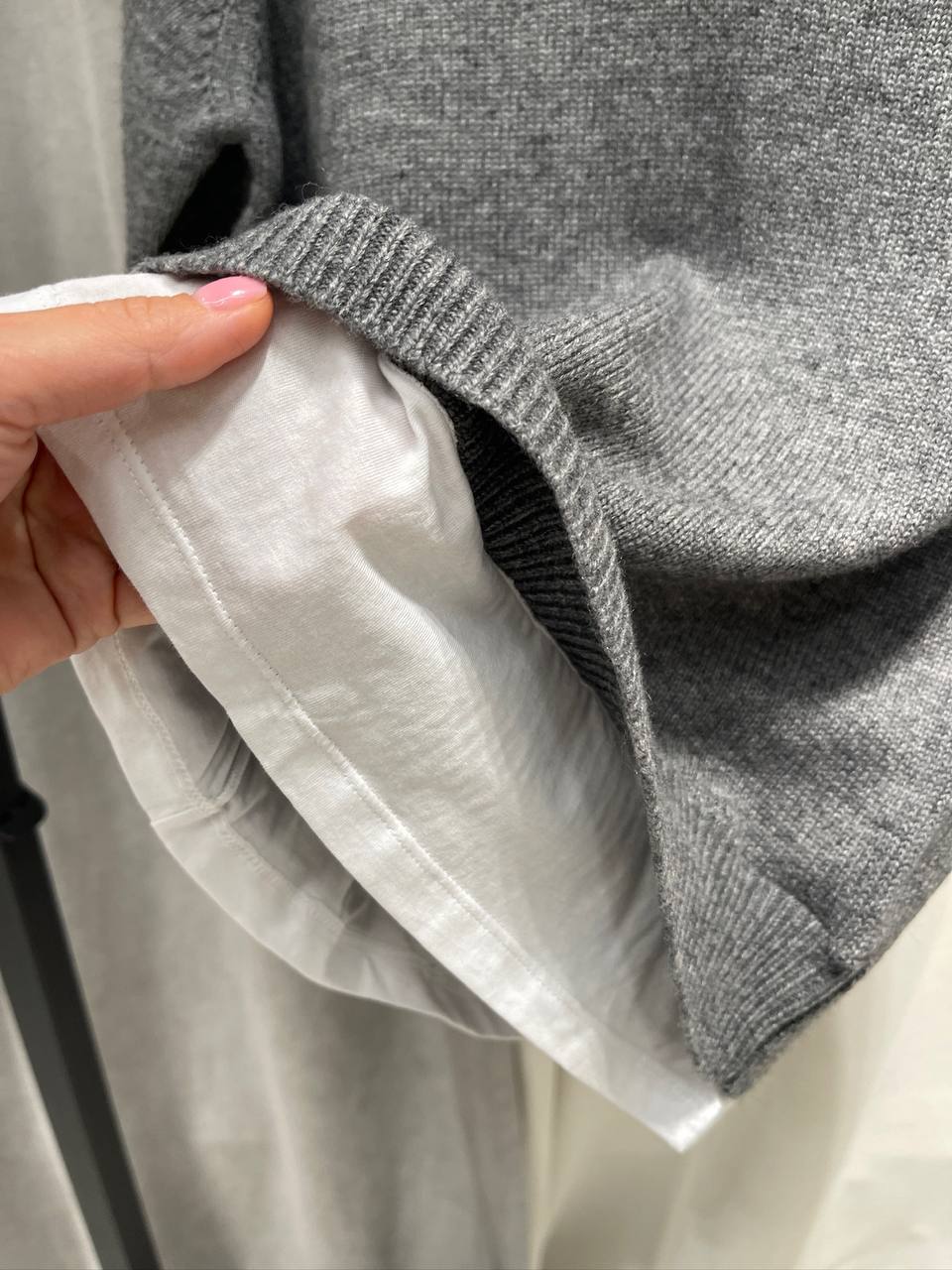 Джемпер Miu Miu Артикул PL-69567. Вид 2 Джемпер Miu Miu Артикул PL-69567. Вид 2