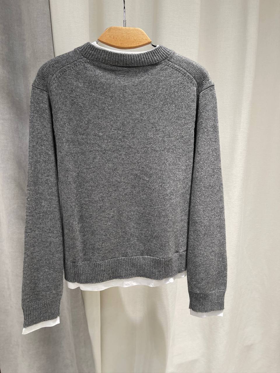 Джемпер Miu Miu Артикул PL-69567. Вид 5 Джемпер Miu Miu Артикул PL-69567. Вид 5