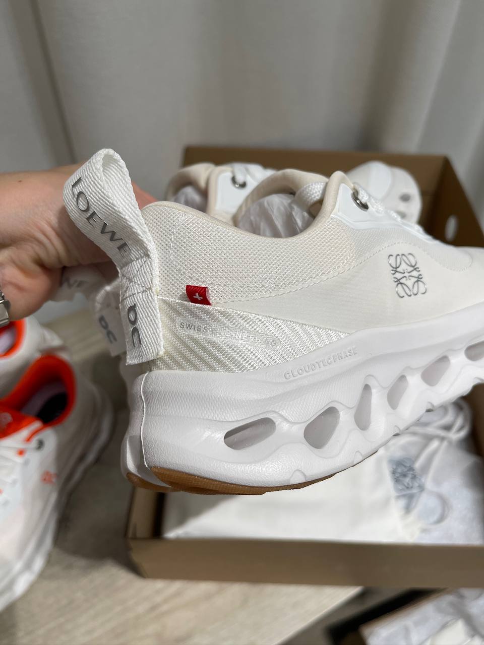 Кроссовки Loewe Артикул PL-69583. Вид 2 Кроссовки Loewe Артикул PL-69583. Вид 2