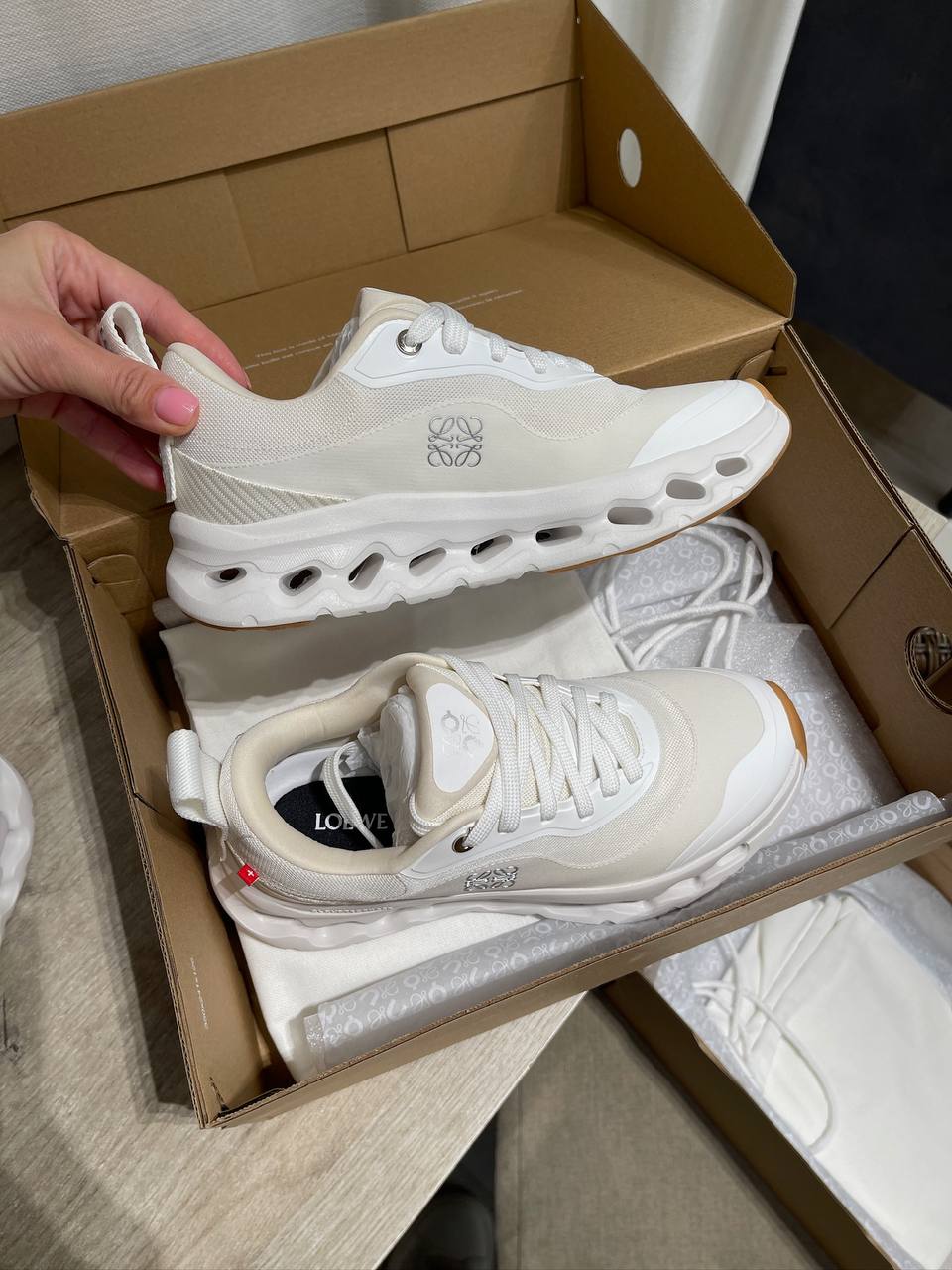 Кроссовки Loewe Артикул PL-69583. Вид 3 Кроссовки Loewe Артикул PL-69583. Вид 3